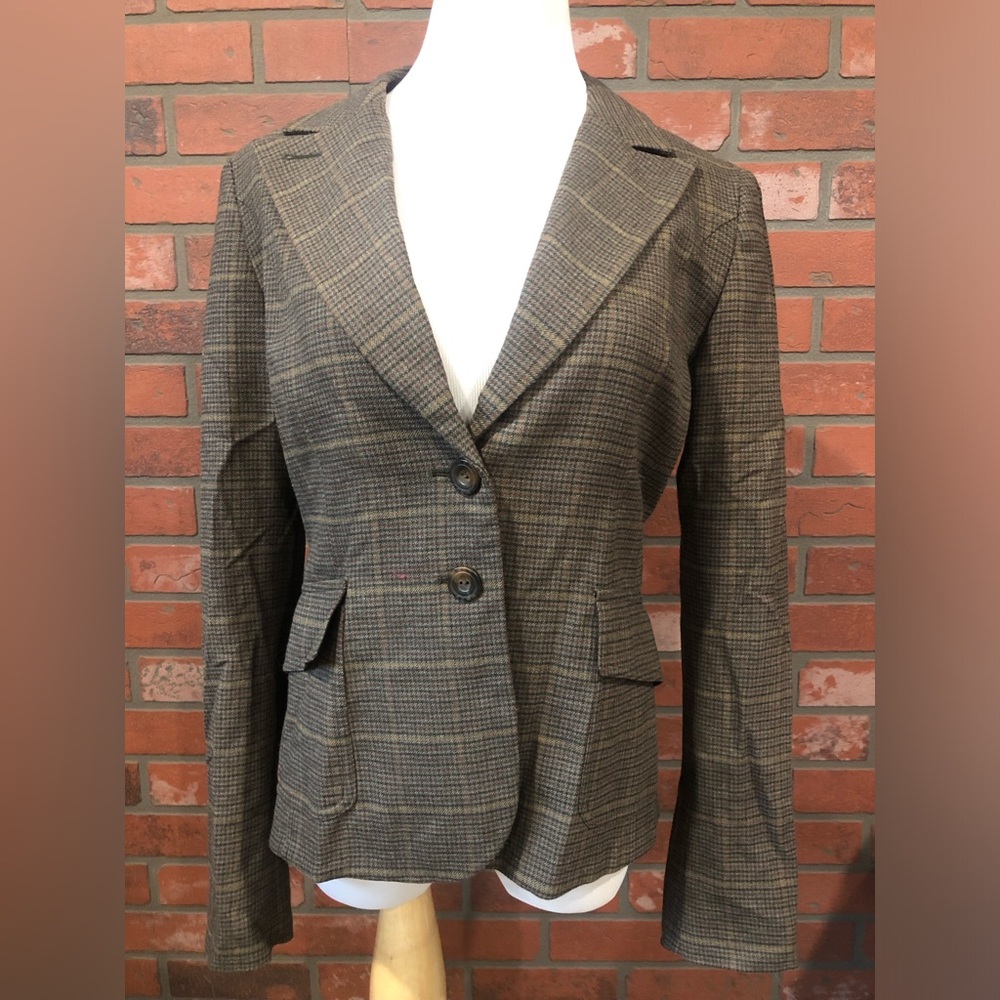 Size 10 (40) Mexx two button blazer